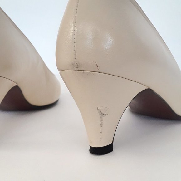 Vintage 60s/70s Ivory Fine Leather Short Heel Pumps Size 8.5 - Picture 15 of 16